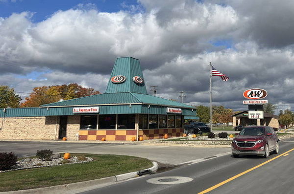 A&W Restaurant - Standish - 302 S Main St 2 (newer photo)